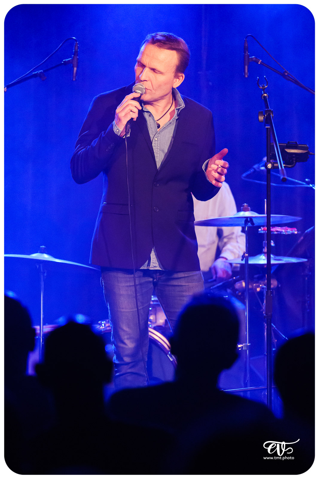 SERGE, ELEGANCE ACOUSTIQUE